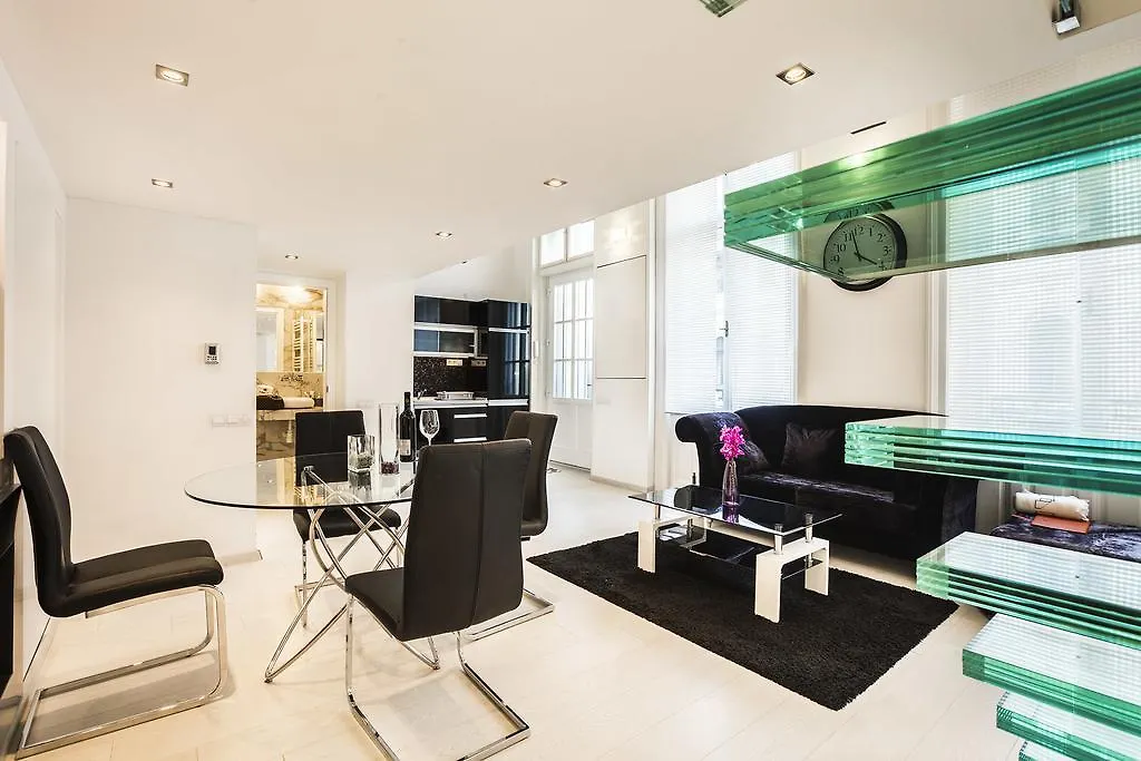Apartment Enzo Capo Luxury Suites Andrassy Budapest