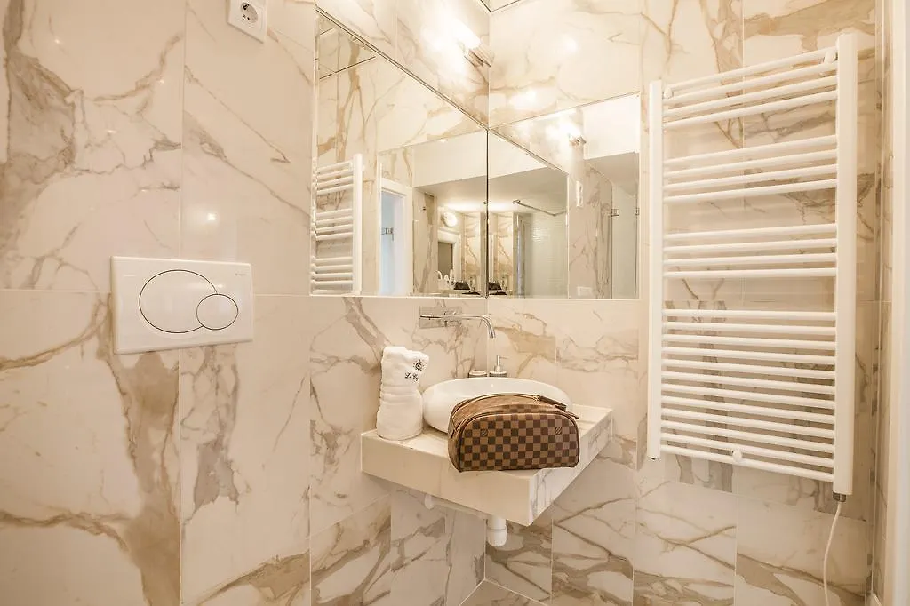 Enzo Capo Luxury Suites Andrassy Budapest 0*,  Hungary