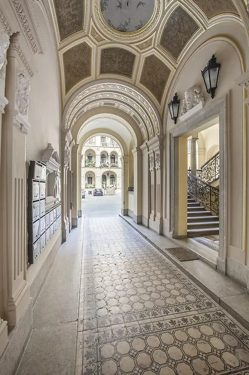 Apartment Enzo Capo Luxury Suites Andrassy Budapest