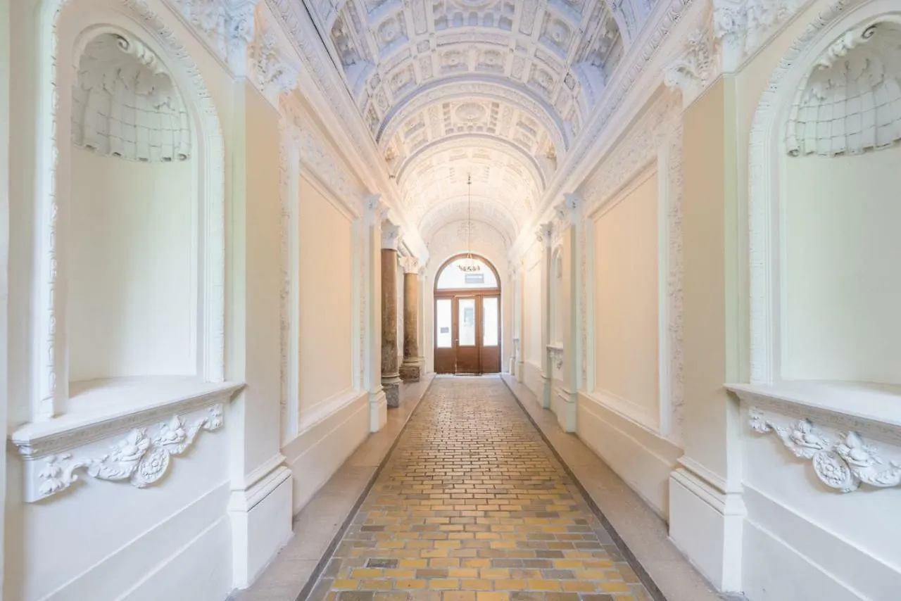 Enzo Capo Luxury Suites Andrassy Budapest Apartment