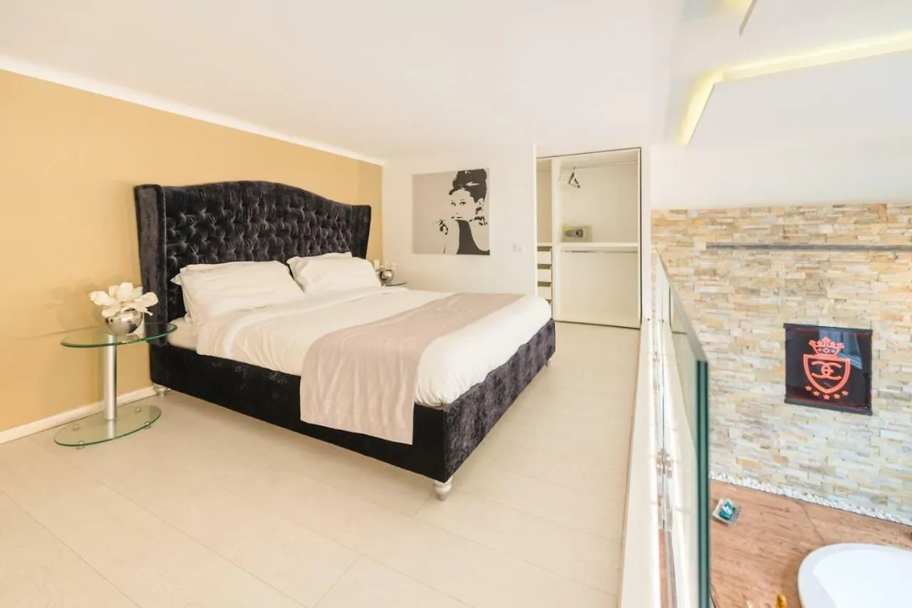Enzo Capo Luxury Suites Andrassy Budapest Hungary