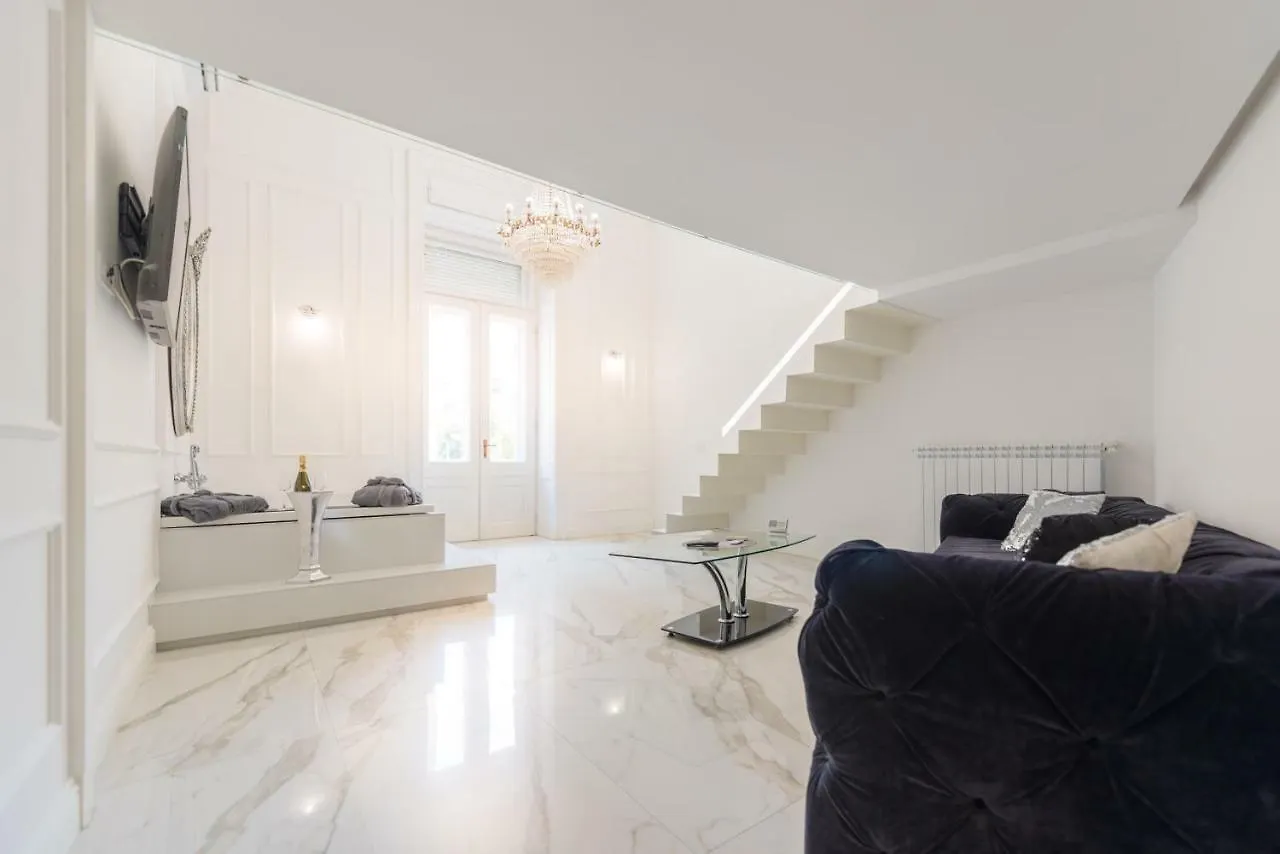 Enzo Capo Luxury Suites Andrassy Budapest 0*,