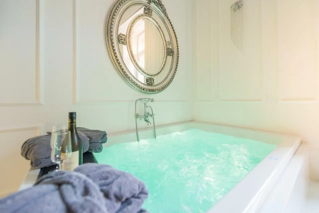 Apartment Enzo Capo Luxury Suites Andrassy Budapest