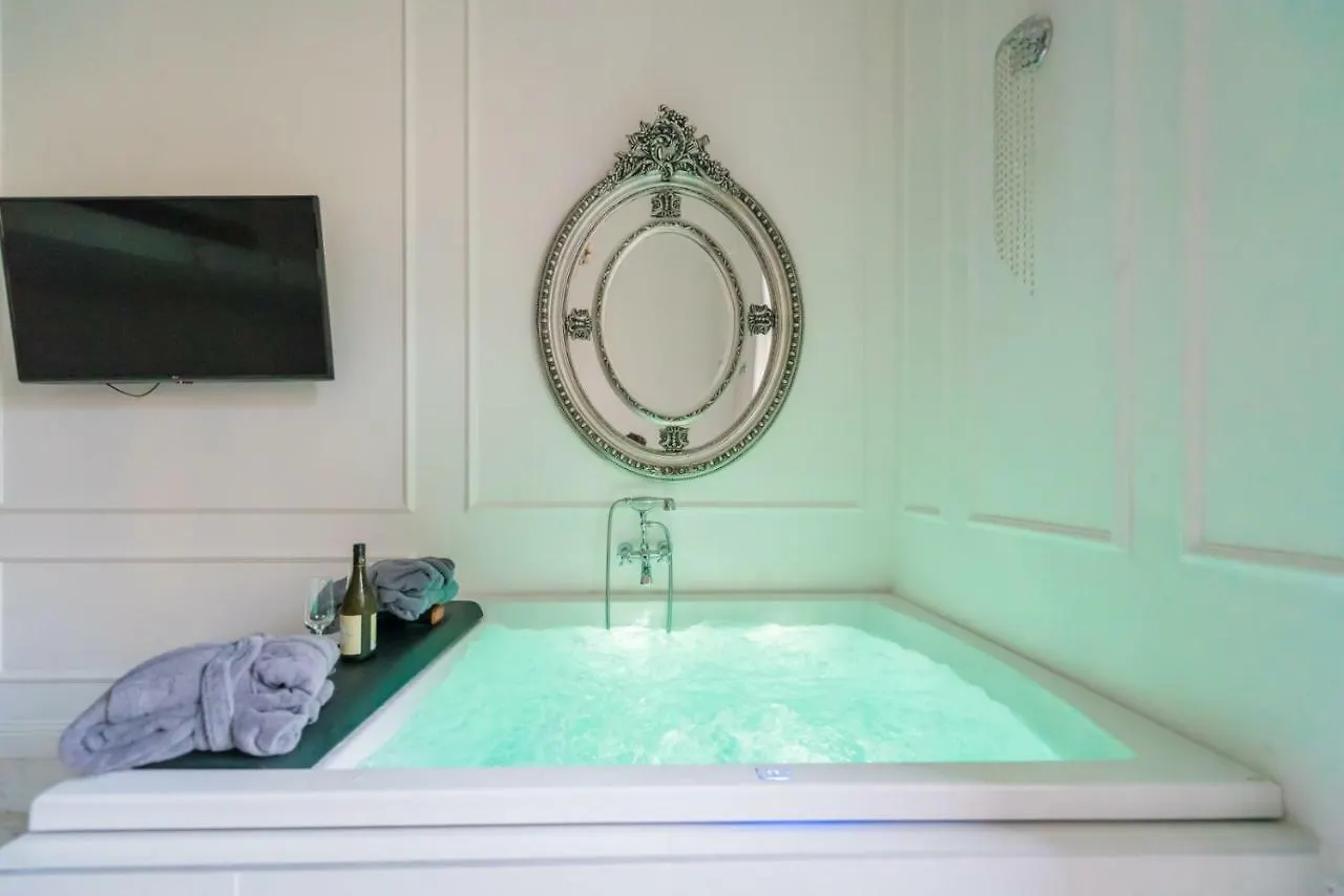 Enzo Capo Luxury Suites Andrassy Budapest